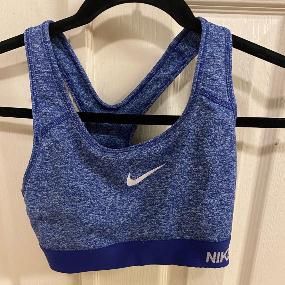Nike pro sports bra